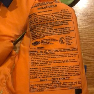 A Child infant life jacket